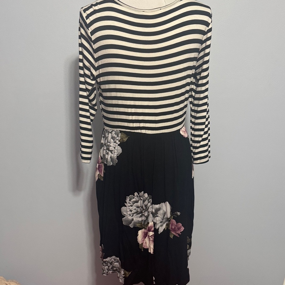 ODDY Black & White Striped Bodice Floral Midi Dress - Picture 4 of 4